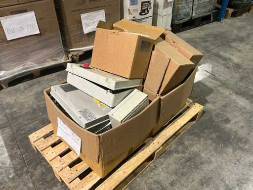 Manniero Various Control Boxes (10x)