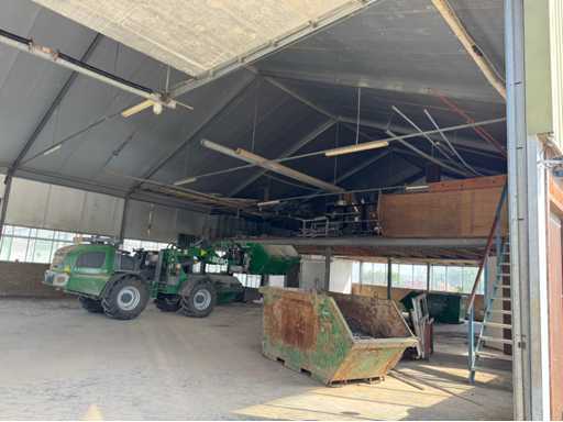 Construcție din oțel cu pod și instalație fotovoltaică (14,70x20,00 mtr) (294m²)