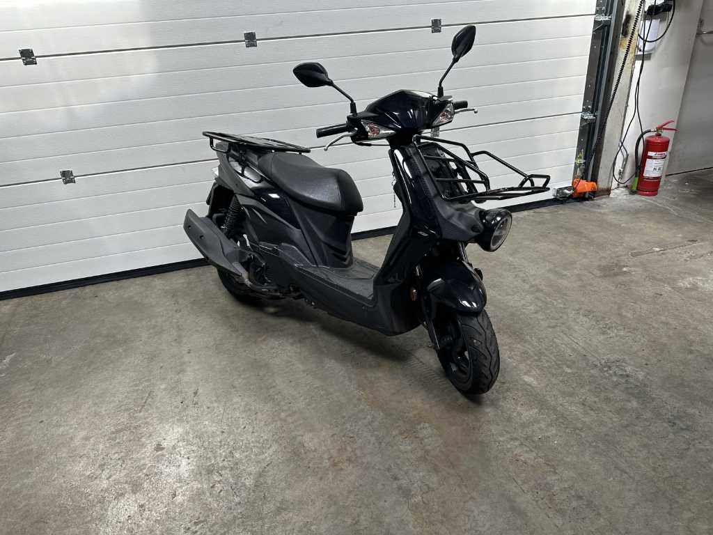 Sym Moped Roller