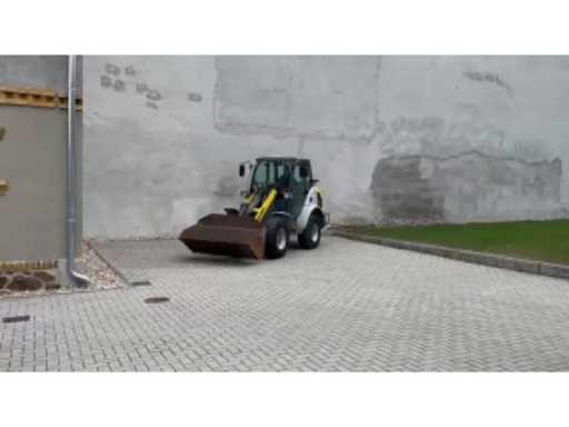 cd71dd12-49cc-437f-951d-fc5135c584bf.mp4