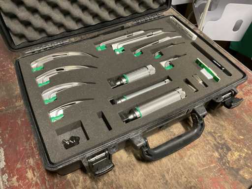WelchAllyn Intubation kit