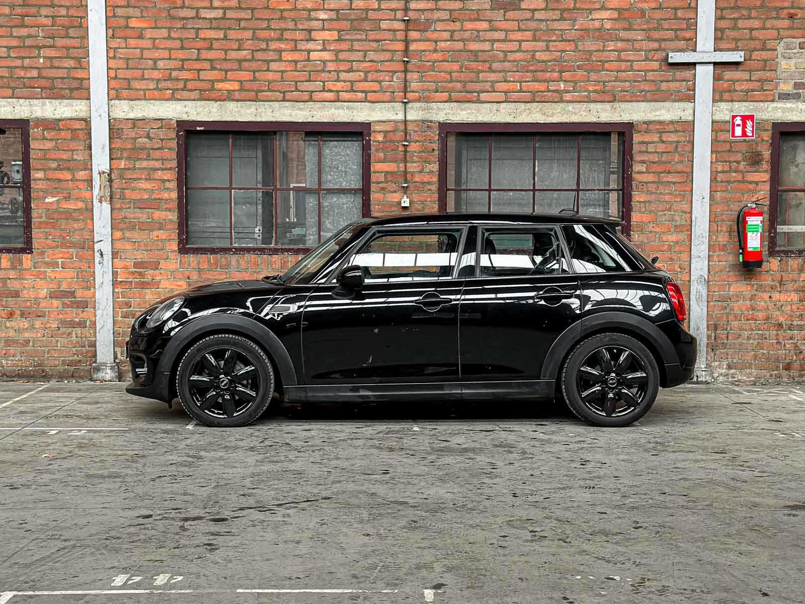 Mini Cooper 1.5 Business 136hp 2016 (Original-NL), KR-270-J