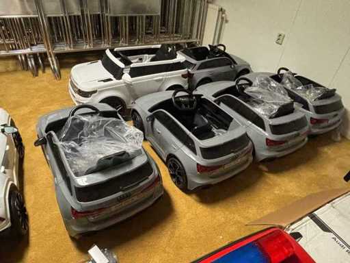 Children's vehicles (including 9x Audi RS6) incl. batteries (15x)