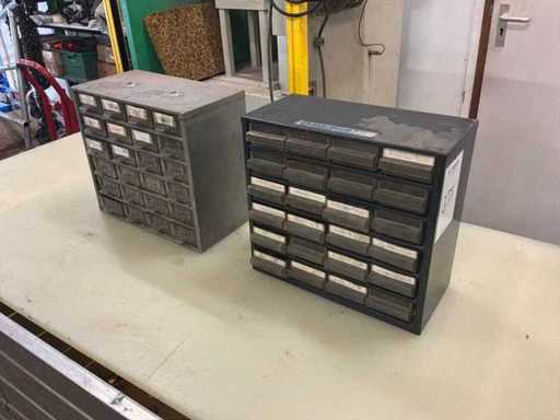 Screw box (2x)
