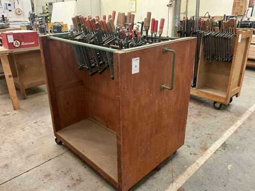 Grande quantité de colliers collants