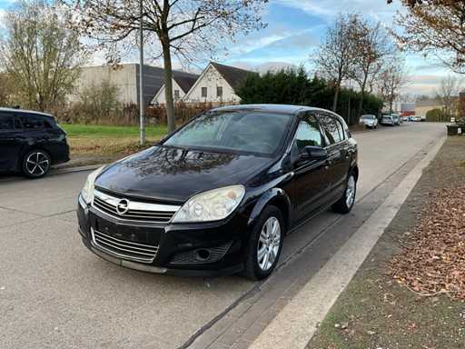 Opel Astra voiture de tourisme 2007