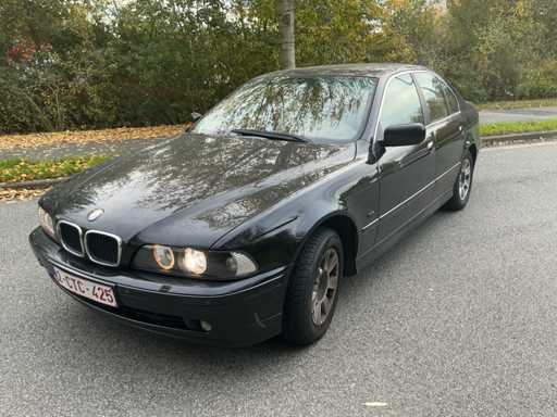 2001 BMW 520