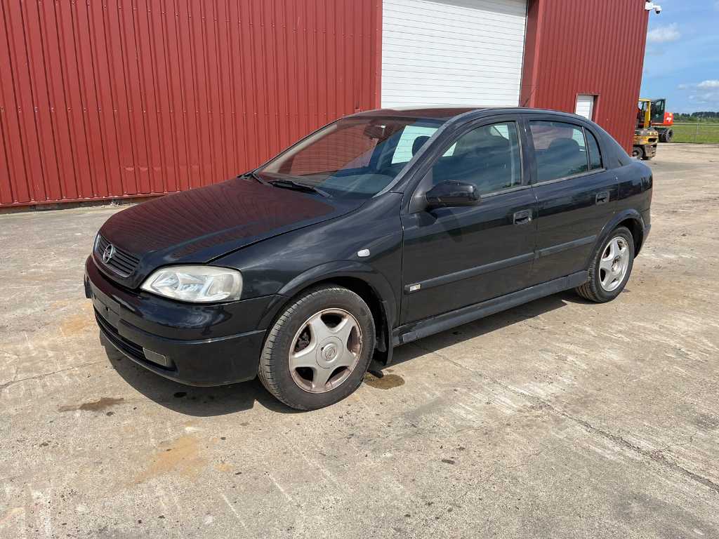 Autovettura Opel Astra 1.4 del 2000