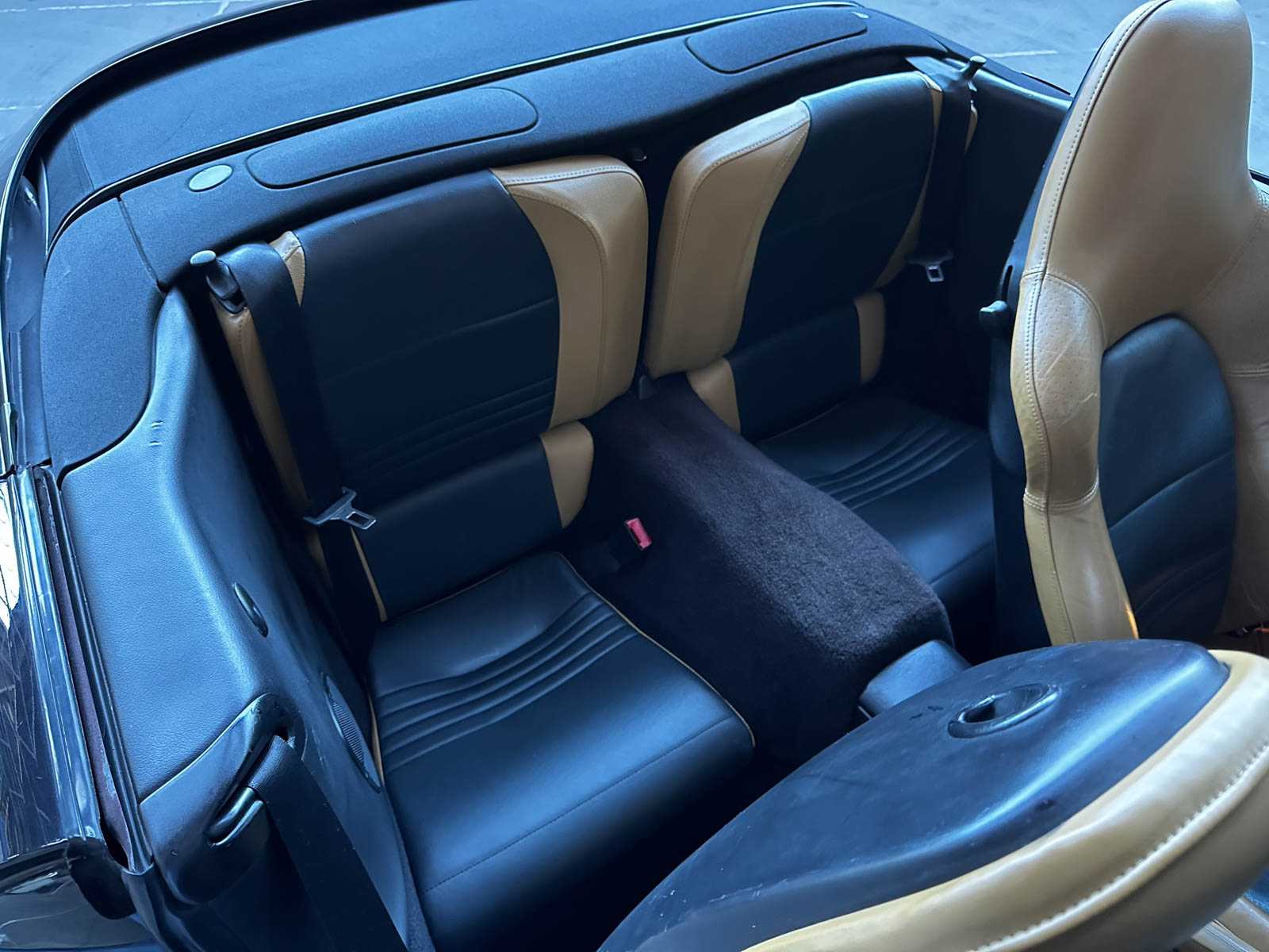 Porsche 911 Carrera Cabriolet 3.6 996 320pk 2004 HANDGESCHAKELD -Youngtimer-