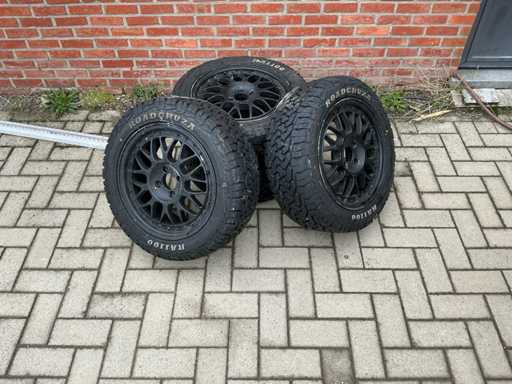 Set of tyres with rim Car tyre