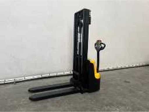 Warehouse inventory, machines, cleaning machines & internal transport