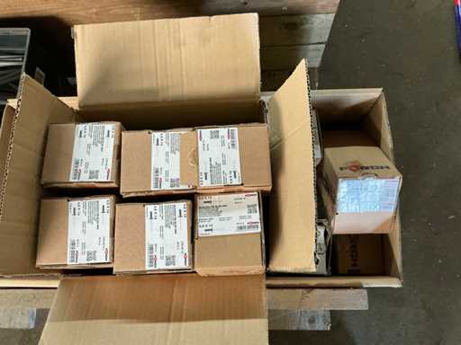 Forch en Reco Partij diverse popnagels