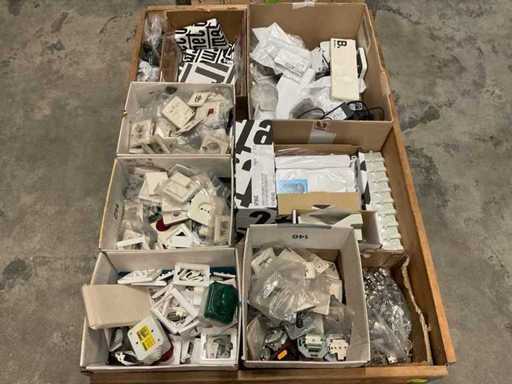 Un lot de material de instalare