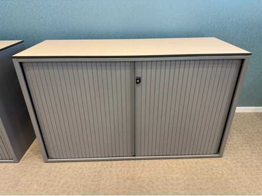 Armadio delle porte con tende Ahrend