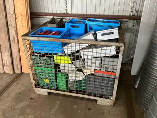 Batch of storage bins