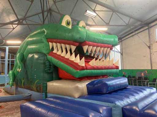 Crocodile château gonflable (11 m x 6 m)