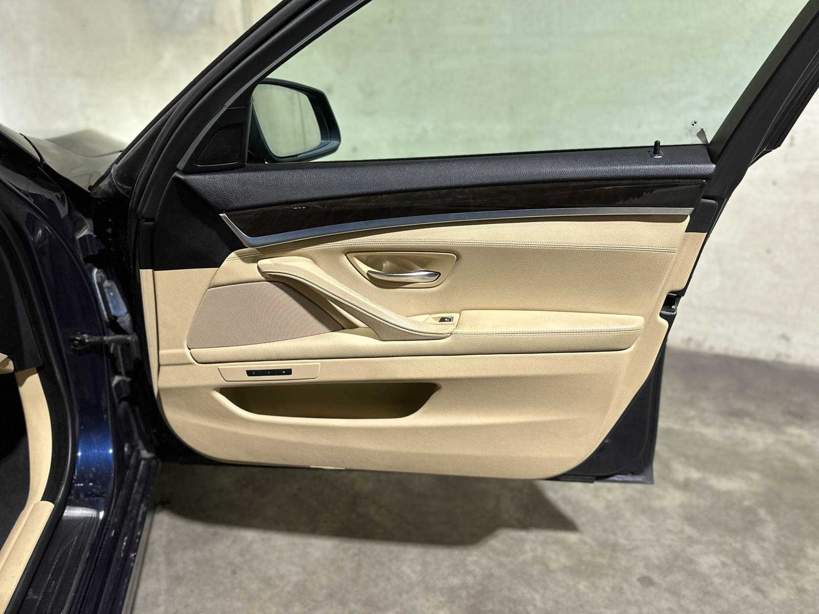 BMW 528xi Touring High Executive 245pk (Origineel-NL) 2012 5-serie, 89-TXH-2