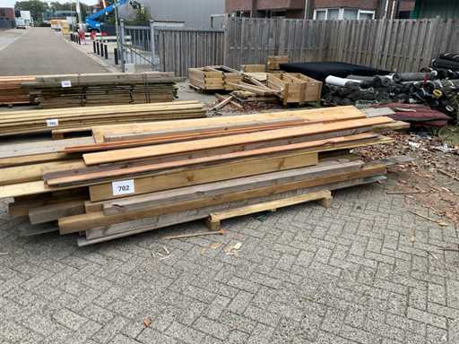 Charge verschiedener Holzplanken/Balken 