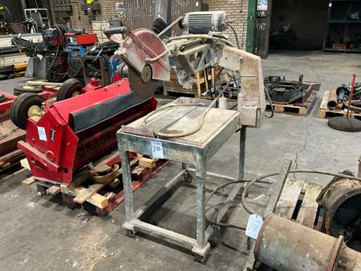 Segatrice per piastrelle