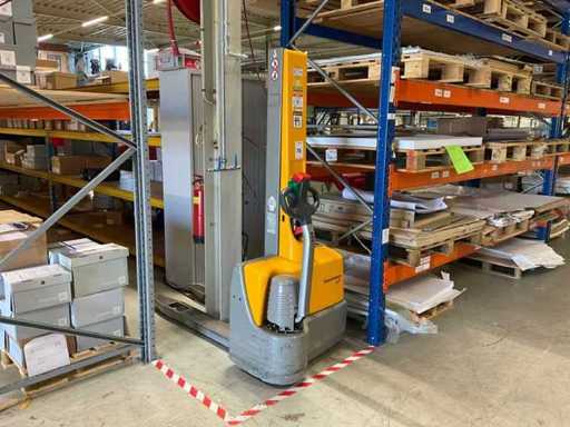 2003 Jungheinrich EMC10 Stacker