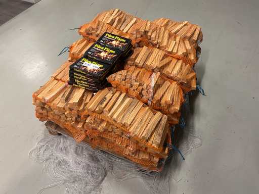 Bois de chauffage (54x) et allumeurs de feu