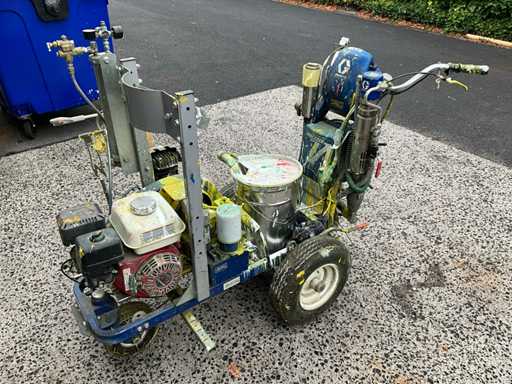 Wegmarkering spuitmachine