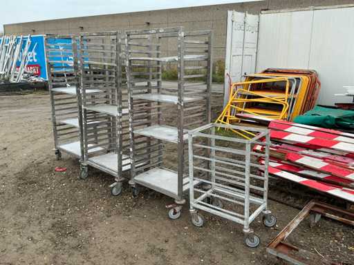 Various rack trolleys (4x)