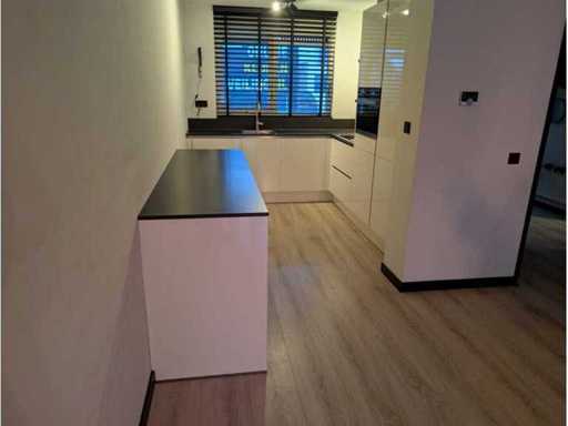 Küche mit Bauknecht-Geräten