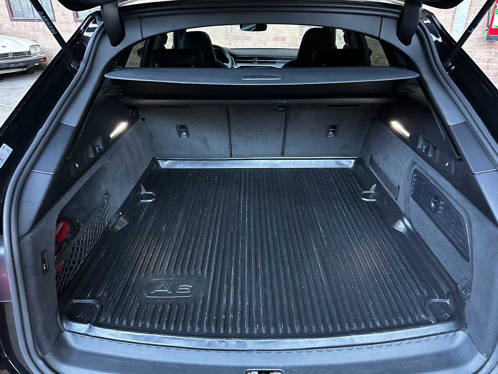 Audi A6 Avant 55 TFSI e Quattro Pro Line S Competition 367pk 2023 (Plug-In Hybrid), HLJ-85-T