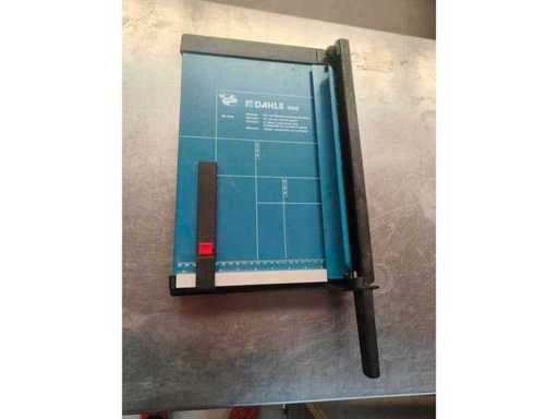 Dahle lever cutter - 560 - Various Office Inventory