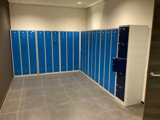 Locker cabinets (7x)