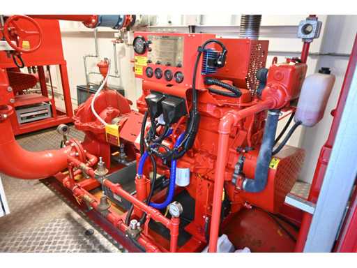 Clarke / John Deere / Patterson - 8X6MI 96KW - Kompletter 2-Pumpen-Diesel-Sprinklerpumpenmotor mit Controller im Container