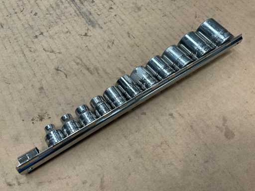 Jeu de douilles encliquetables