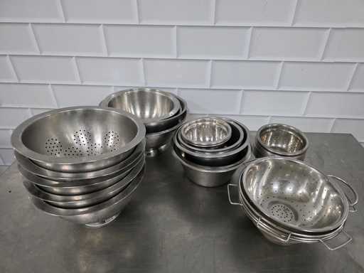 Bols en acier inoxydable et passoire en acier inoxydable (40x)