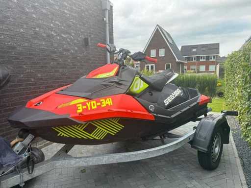 Seadoo Spark 2020 con rimorchio
