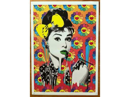 DEATH NYC: Audrey Hepburn e i fiori di Murakami