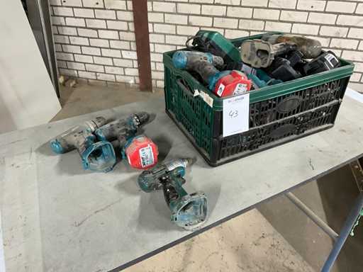 Eine Reihe anderer schnurloser Werkzeuge