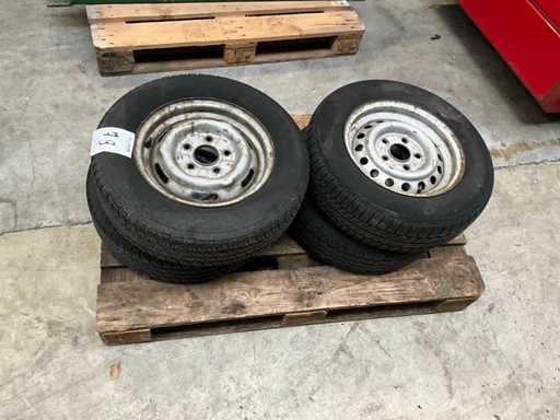 Toyo Car tire on steel rim (4x)