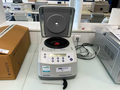 EPPENDORF 5424R Refrigerated Centrifuge