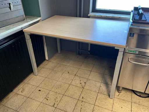 Table de cantine Steelcase (2x)