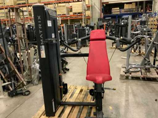 Elektrownia Matrix Versa shoulderpress