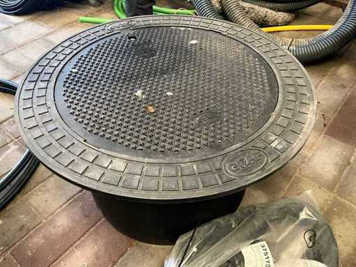 Graf Water well cover plastic