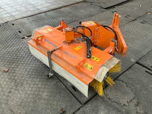 2016 Wiedermann Combiclean 2600 Street Sweeper