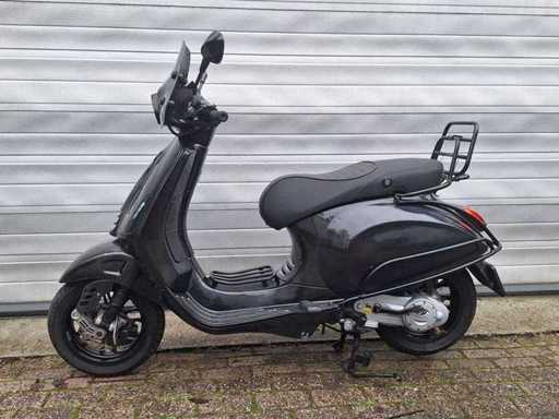 Piaggio Vespa Sprint 25 km moped 4-stroke