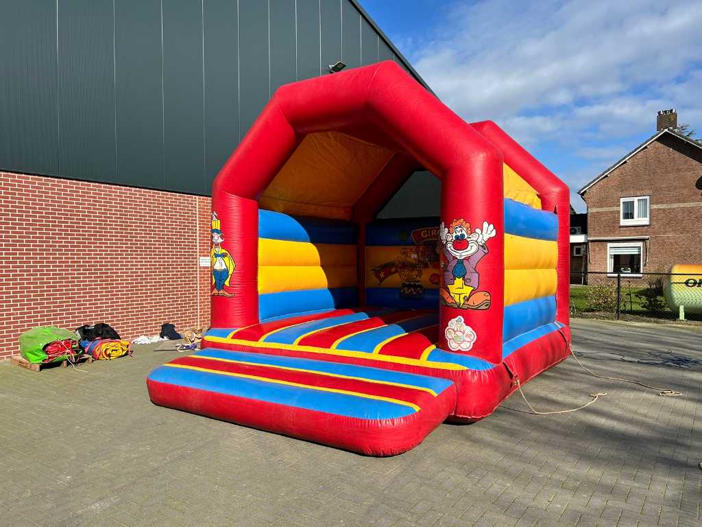 QT Inflatables - Circus - Bouncy castle