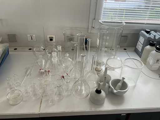 Vetro e altri oggetti in vetro