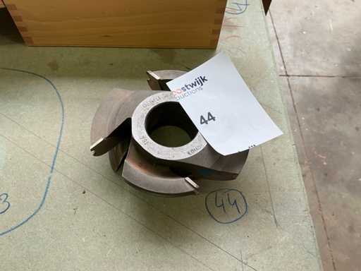 Oertli Figure Cutter