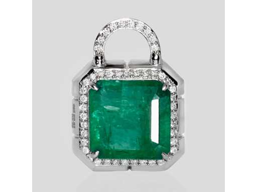 Luxury Design Pendant Natural Zambia Green Emerald 5.88 carat