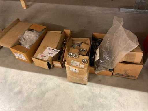 Charge von Muttern und Schrauben