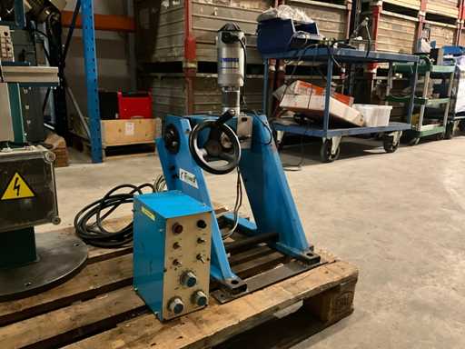 Horizontal Vertical Welding Manipulator with Controller